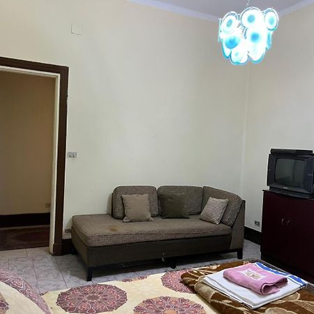 Beautiful Apartment In The Heart Of Cairo Exterior photo
